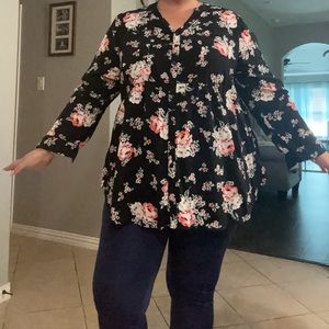 Torrid Plus size women’s floral blouse size 4.
